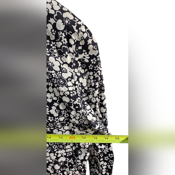 Liz Claiborne Black & White Floral Print Jacket Button Up, Collared & Pockets - Picture 6 of 7